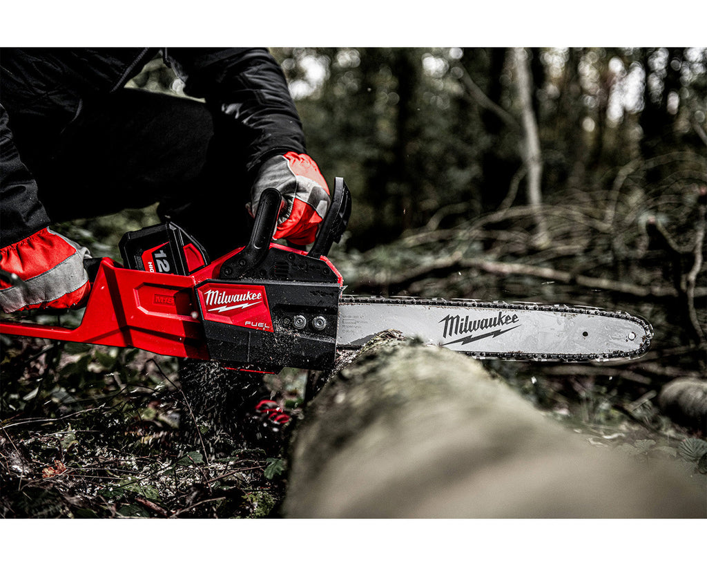 MILWAUKEE® M18 FUEL™ 40cm Chainsaw Kit